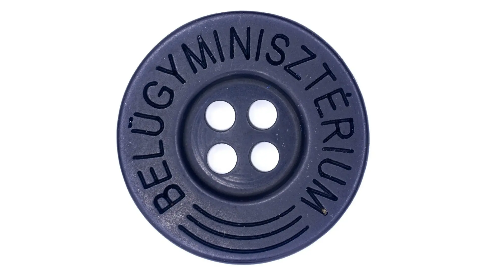 28-as gomb BM felirattal (pulóverre, pantallóra)